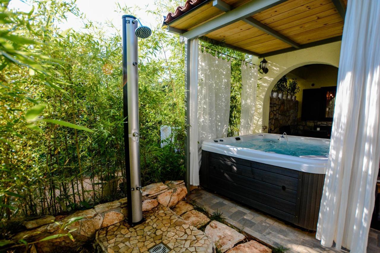 Lee House, Wi-Fi,Free Parking, Hot Tube Villa Peroj Exterior foto